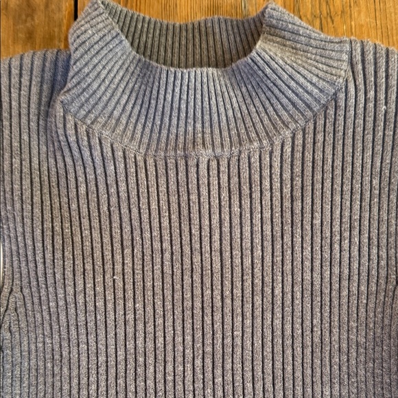 English Factory Ribbed Gray Sweater - Picture 5 of 5